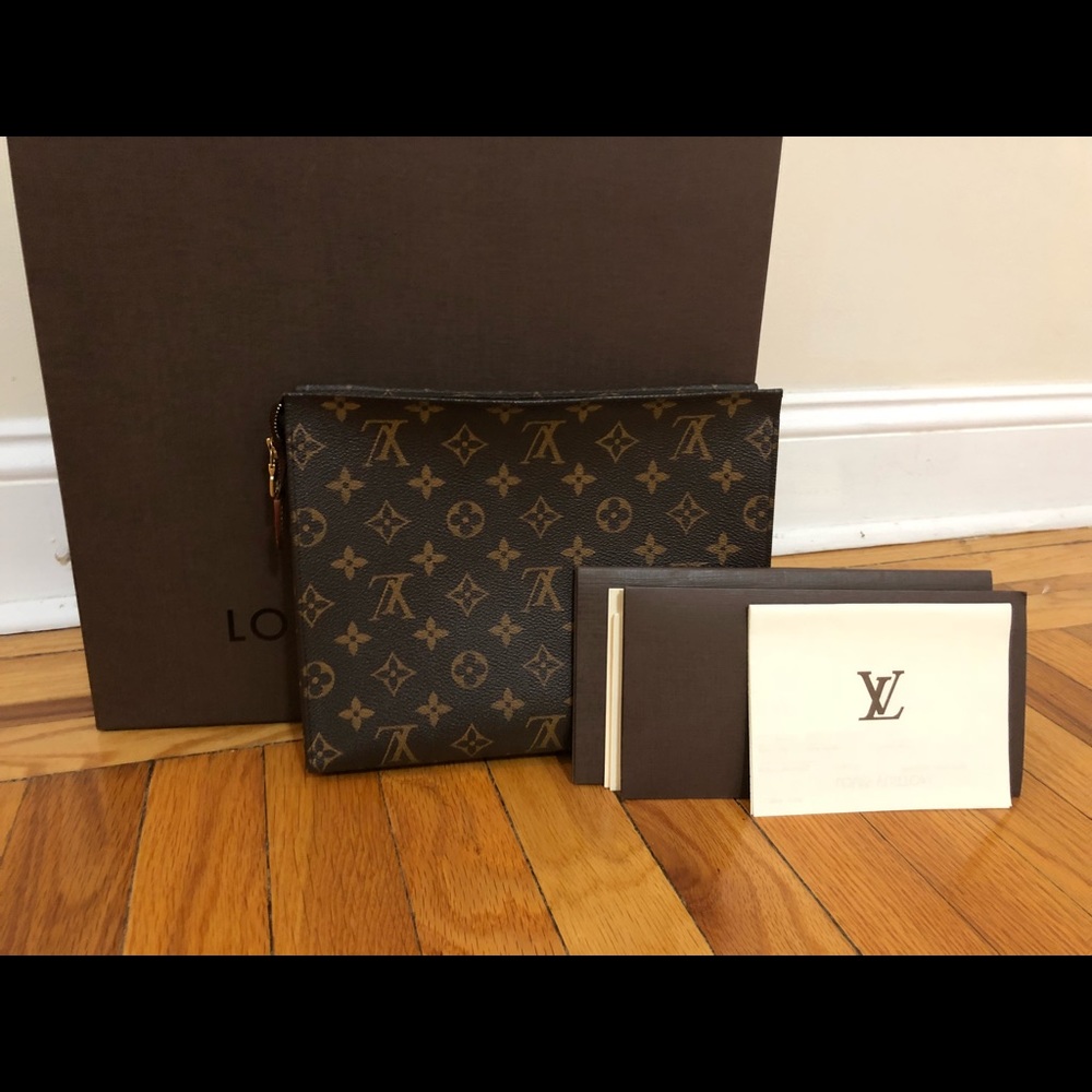 Louis Vuitton Toiletry 26